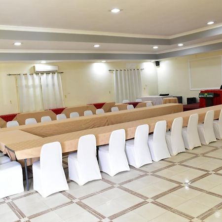 Quality Hotel Dżuba Zewnętrze zdjęcie