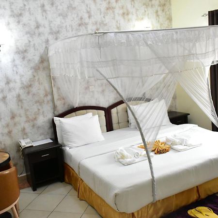 Quality Hotel Dżuba Zewnętrze zdjęcie
