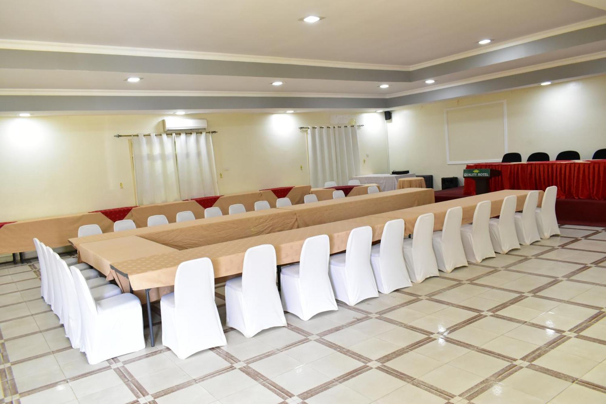 Quality Hotel Dżuba Zewnętrze zdjęcie