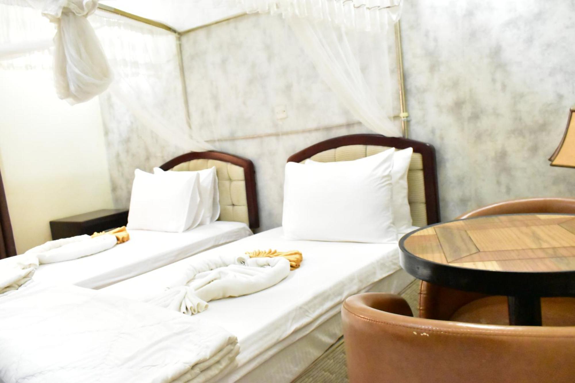 Quality Hotel Dżuba Zewnętrze zdjęcie