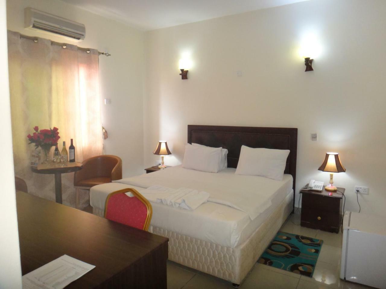 Quality Hotel Dżuba Zewnętrze zdjęcie