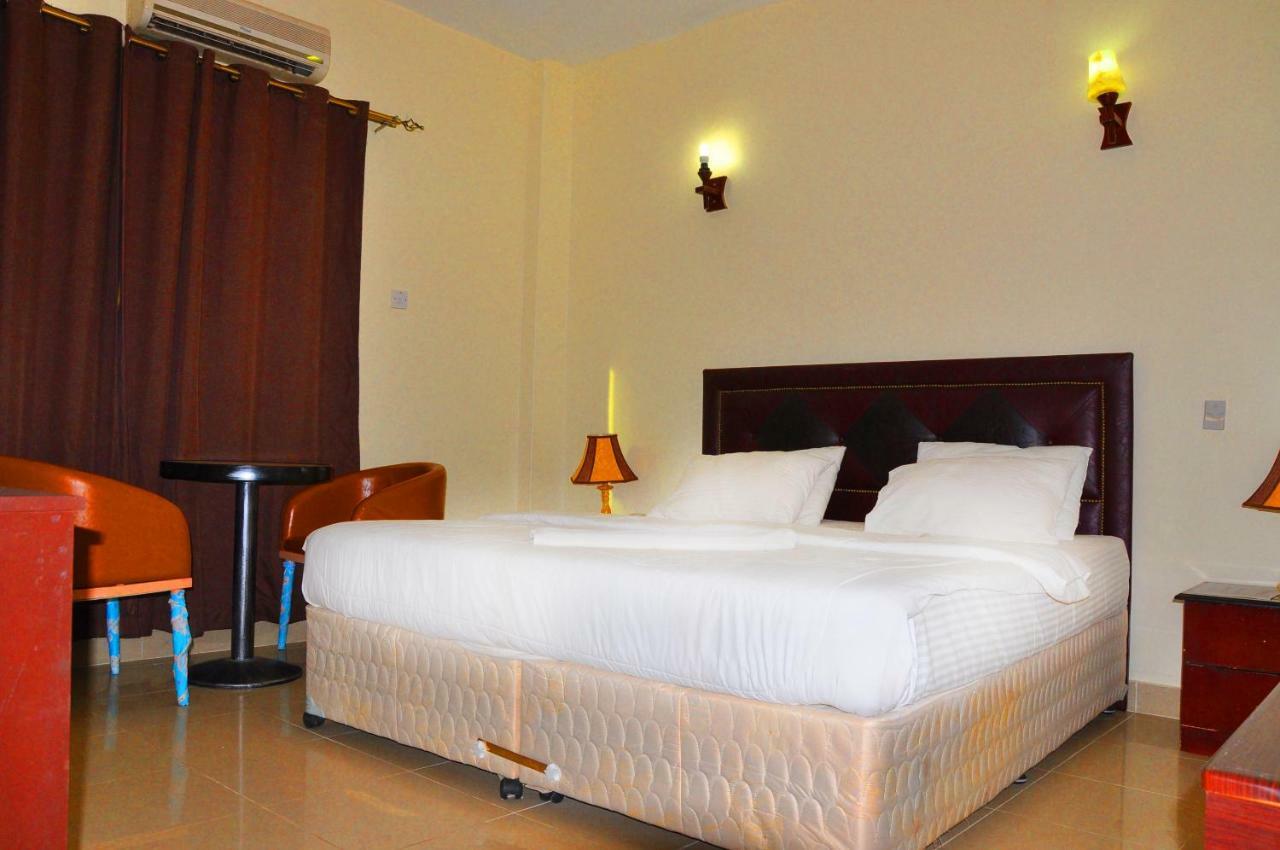 Quality Hotel Dżuba Zewnętrze zdjęcie