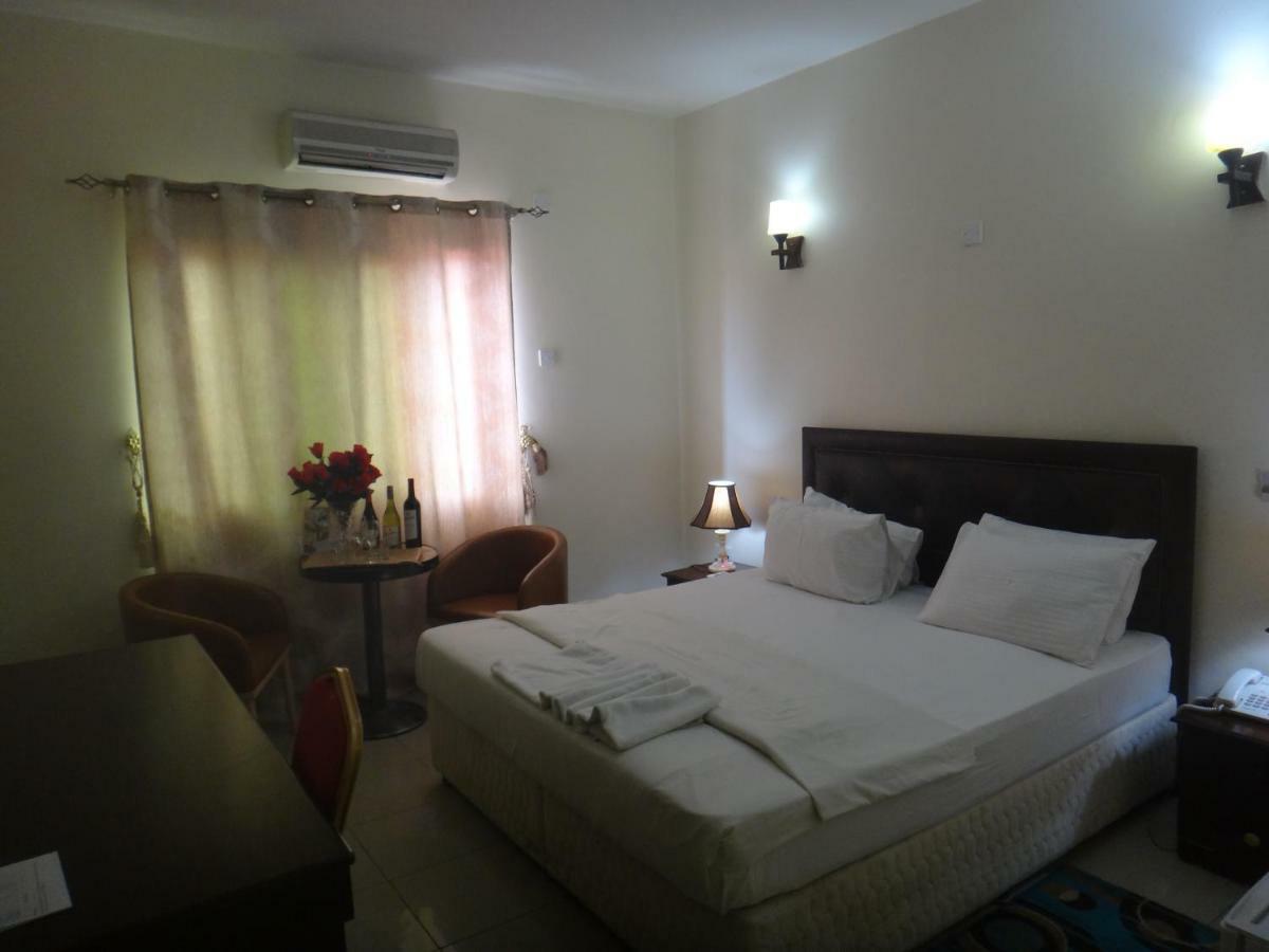 Quality Hotel Dżuba Zewnętrze zdjęcie