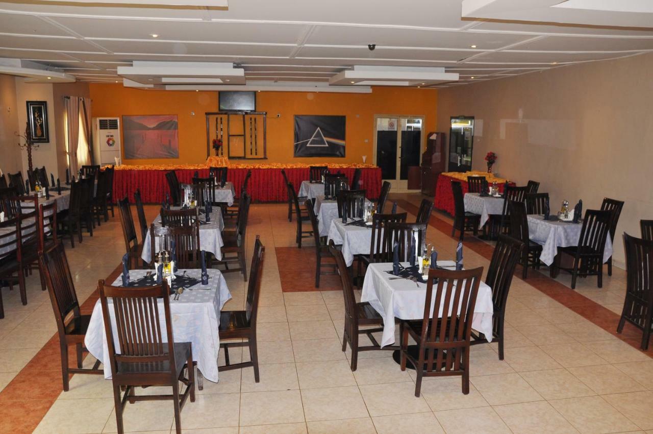 Quality Hotel Dżuba Zewnętrze zdjęcie